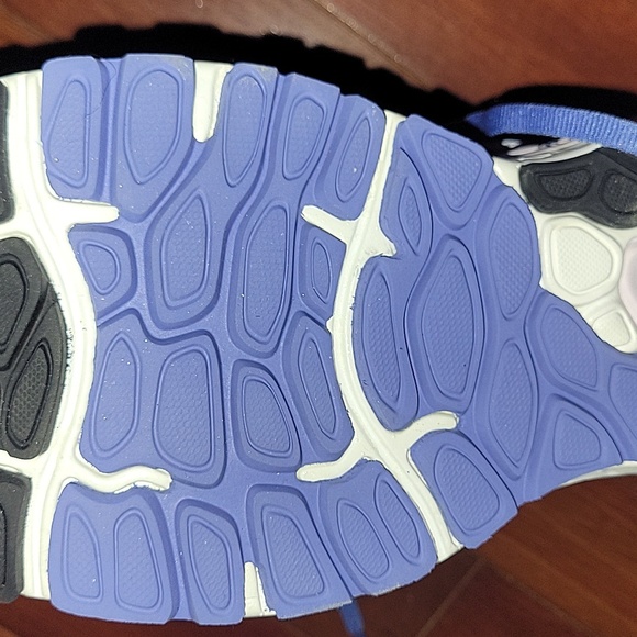 Women's New Balance Fresh Foam - Picture 2 of 4